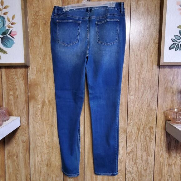 Chico's Platinum Jegging Size 1 (M/8) - Picture 6 of 6